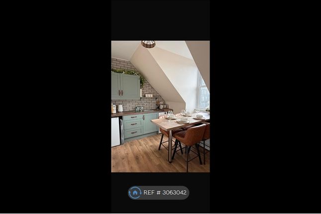 2 Bedroom Flat in KA7 1LE