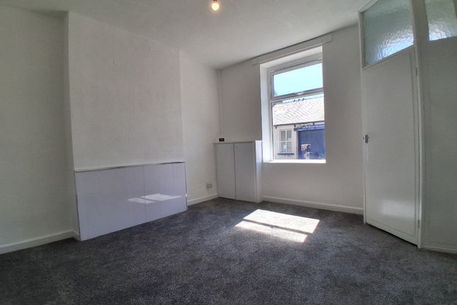 10 Cobden Street, Cobden Street, Burnley, BB10 3BB, Burnley photo 4