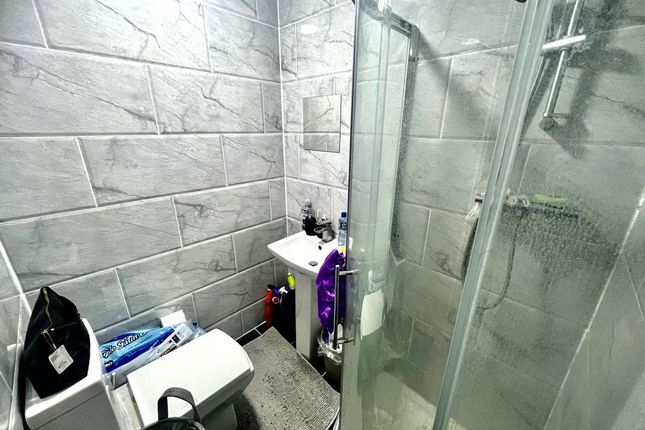 77 Strathmore Avenue, Coventry photo 4