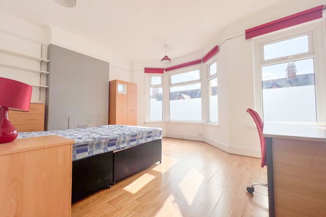 72, Cosmeston Street, Cardiff photo 3