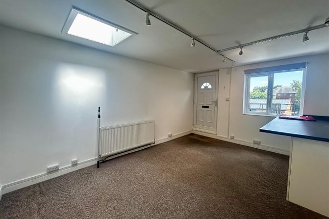 The Flat, 6, High Street, Chepstow photo 5