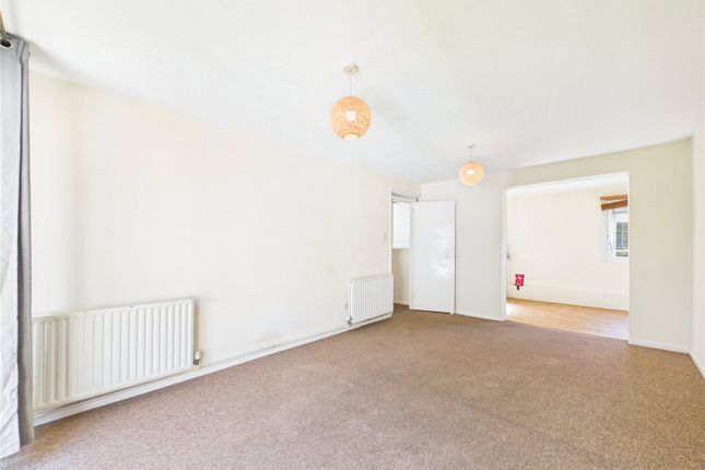 22, Overnhurst Court, Downend photo 3