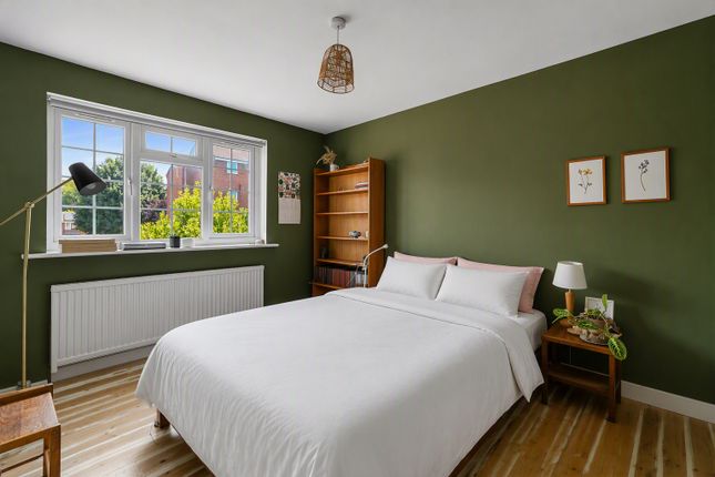 25, Skipworth Road, London photo 4