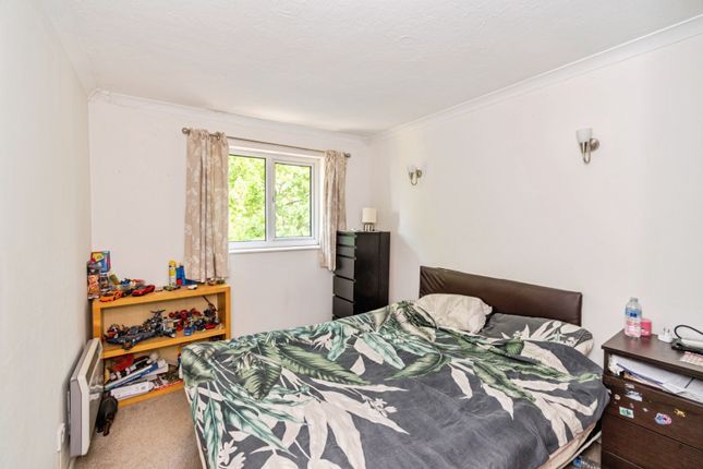50, Nutfield Court, Hampshire photo 4