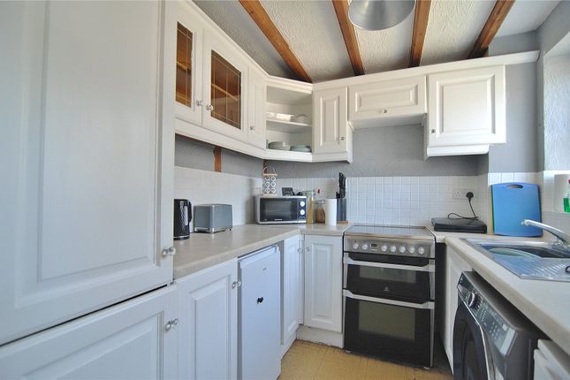 27, Farriers Croft, Stroud photo 4