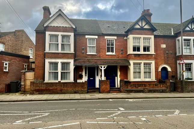 5-bed house on 67, Bedford, £1,825/mo