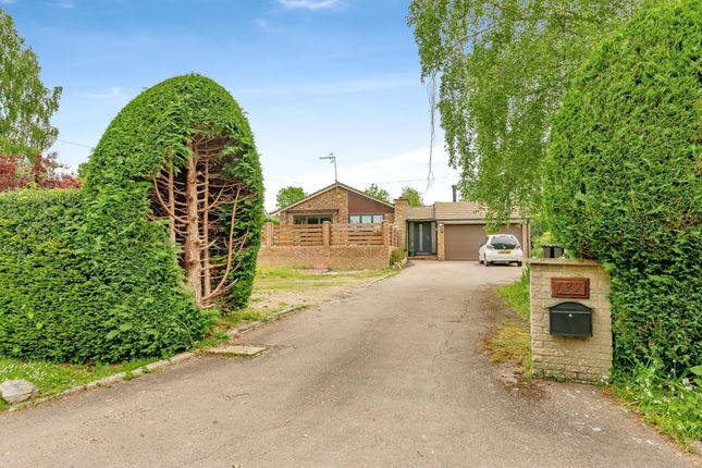 Thumbnail Detached bungalow for sale in Mid Street, South Nutfield, Redhill