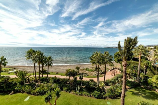 Thumbnail Apartment for sale in Estepona, Málaga, Spain