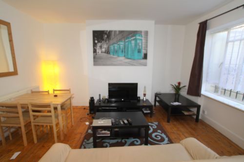 Flat to rent in Junction Road, Archway