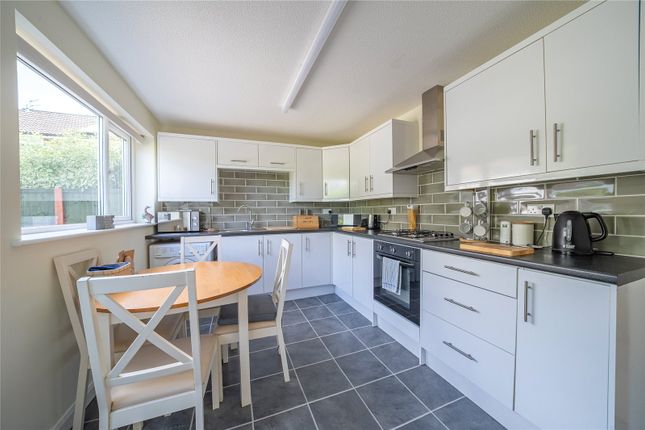 2, Turnberry Grove, West Yorkshire photo 4