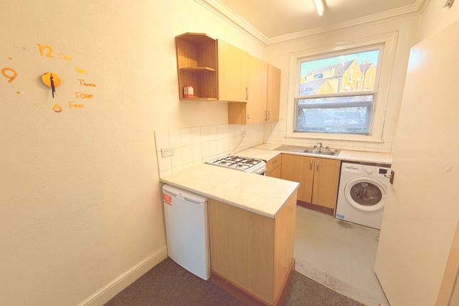 Holly Park Road, London photo 2