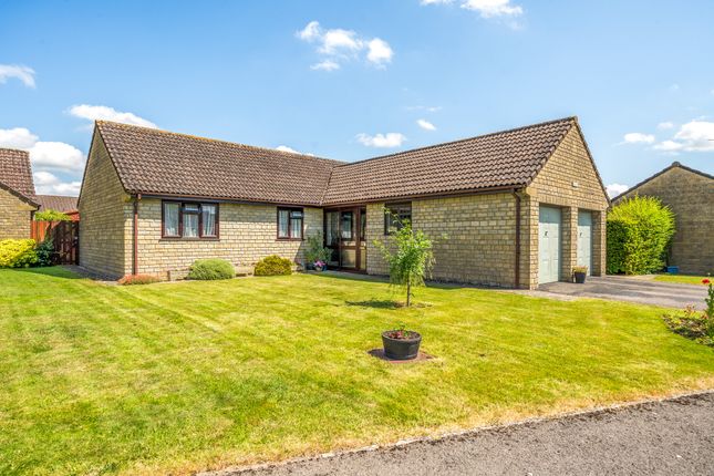 Thumbnail Bungalow for sale in Foxglove Close, Wyke, Gillingham