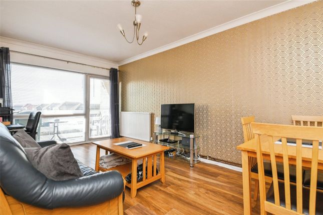 5 Maplin Court,, Kings Avenue, Clacton-on-Sea photo 4