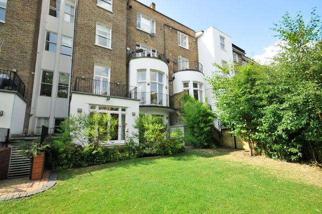 Flat to rent in Belsize Grove, London