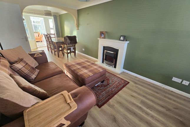 6, Whitebridge Drive, Darlington photo 2