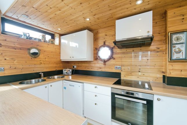 37, Deganwy Beach, Conwy photo 4