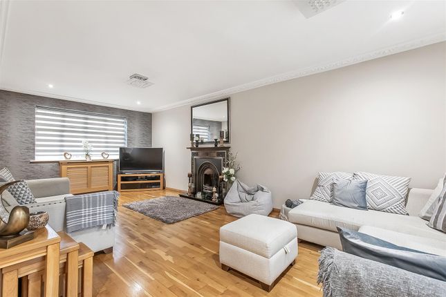 6, Grove Wood Hill, Coulsdon photo 4