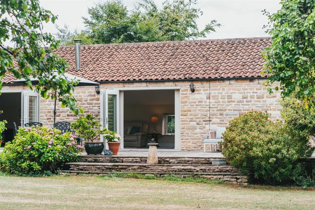 Exterior And Gardens – The Smithy