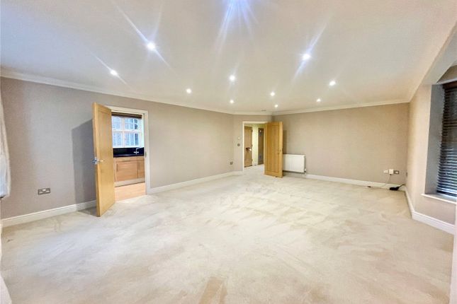Flat 4, Nightingale Court,, Park Road, Hertfordshire photo 2