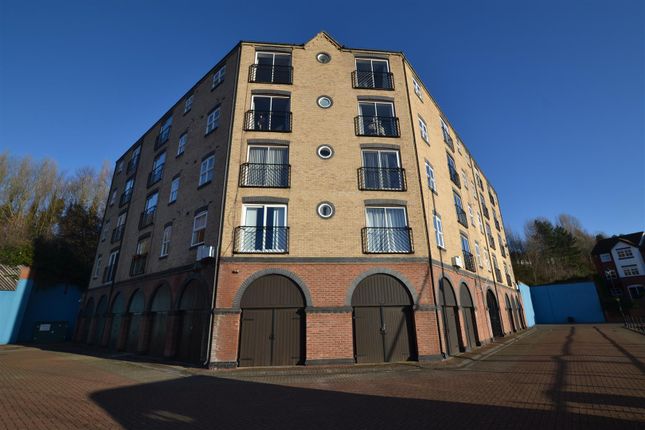 2-bed house on 3 The Moorings, St. Lawrence Road, Newcastle Upon Tyne, £165,000