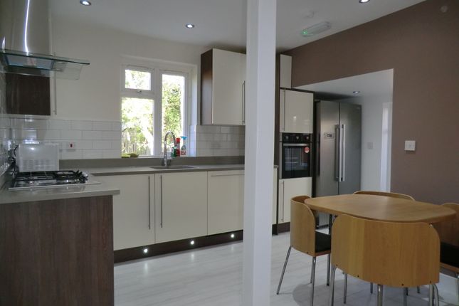 Charter Avenue, Coventry photo 4