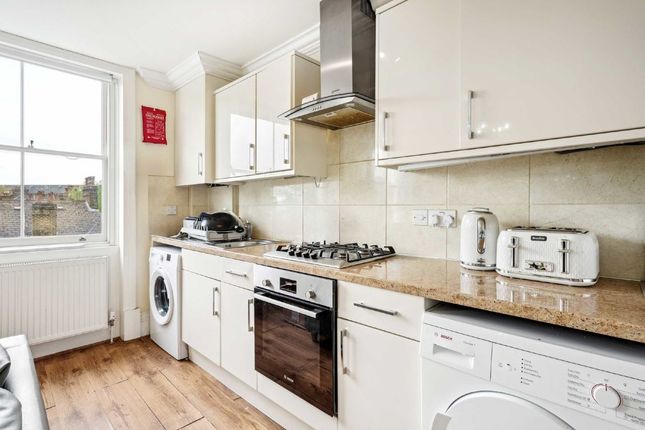 Flat to rent in Clapham Road, London