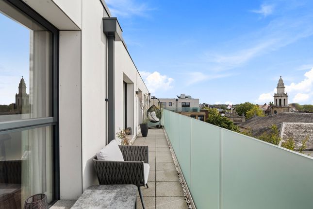 Flat 82, Irene House, 218, Balham High Road, London photo 4