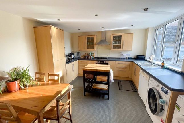 35A, Market Street, Watford photo 3