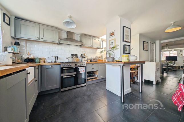 44, East Street, Surrey photo 3