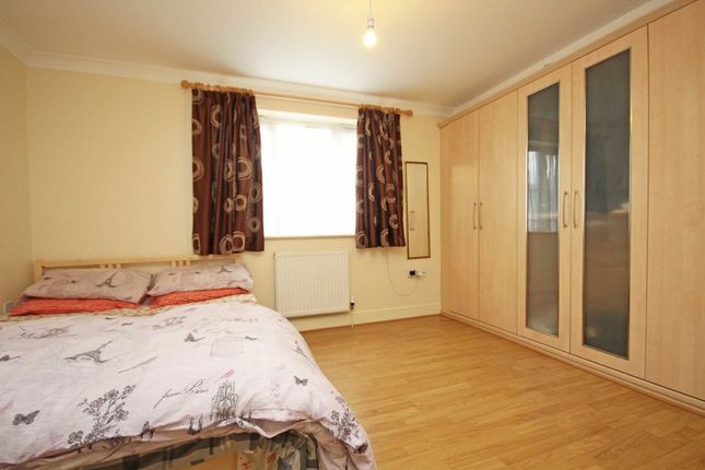 Flat 2, Aubrey Court, 29, Dawley Road, Hayes photo 4