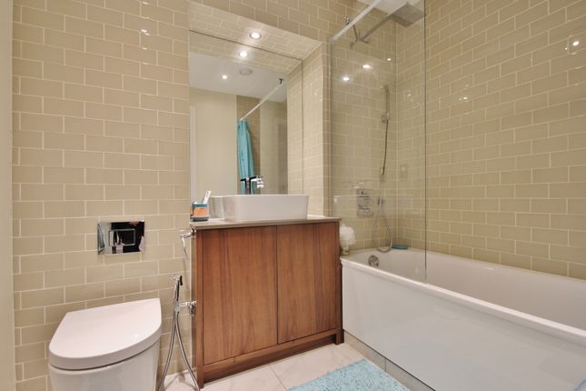 Flat for sale in Lincoln Plaza, Lincoln Plaza, Canary Wharf