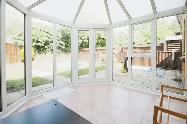 11, Colham Mill Road, West Drayton photo 4