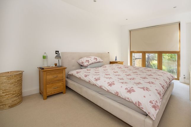 Orchard Villa, 21, Gomer Place, Teddington photo 4