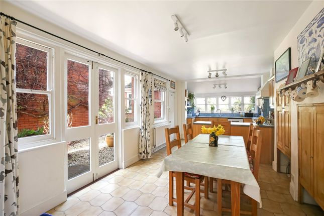 25, Bourne Avenue, Wiltshire photo 3