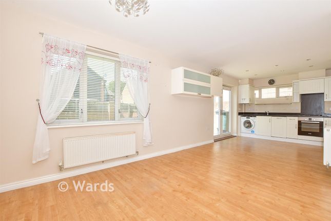 1, Beadsman Crescent, West Malling photo 2