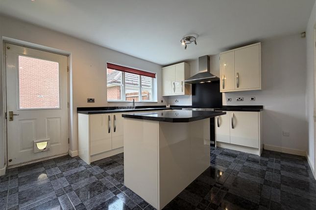 3, Mead Way, Newark photo 4
