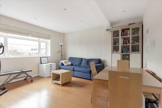 91, West Kensington Court, London photo 2