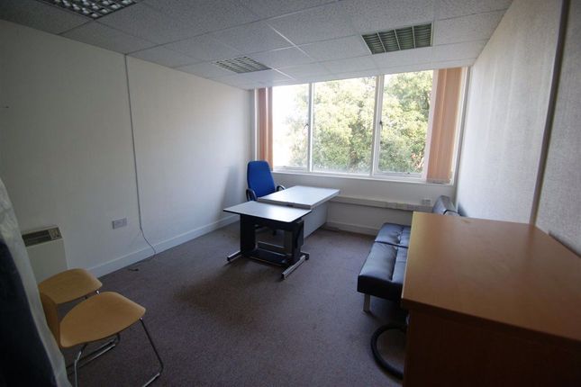 Commercial property to let in The Mall, Bridge Street, Andover