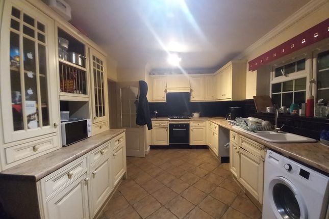 Thumbnail Terraced house to rent in Brookside Avenue, Ashford