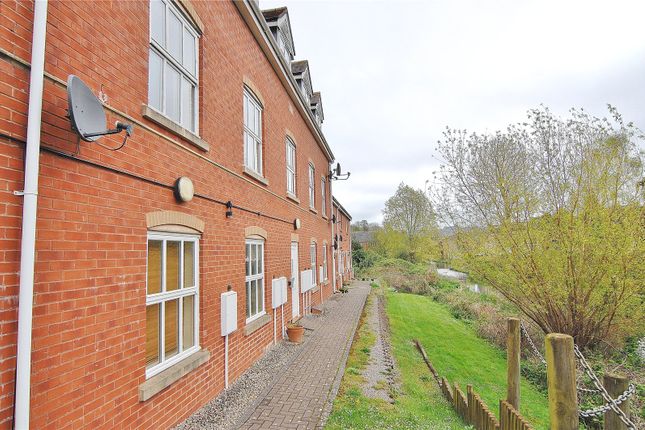 Flat for sale in Hilly Orchard, Stroud, Gloucestershire