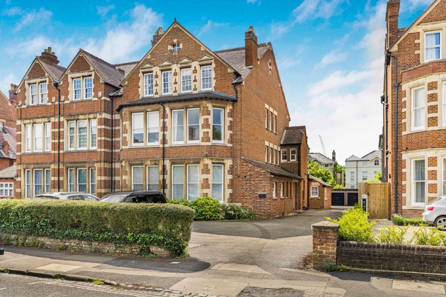 Thumbnail Flat for sale in Bardwell Road, Oxford