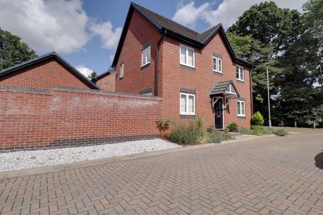 3 bed property to rent in Manor Grove, Stafford ST16