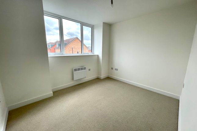 Apt 27, Coventry photo 4