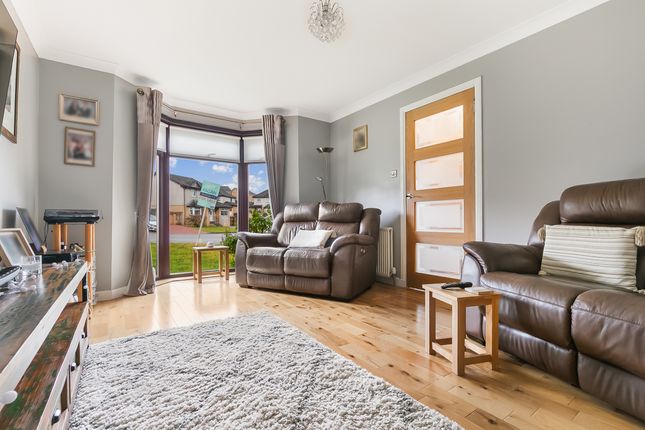 32, Annan Crescent, Chapelhall photo 3