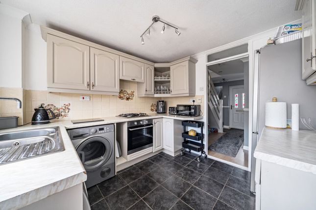 110 Pilgrims Way, Bedford photo 2