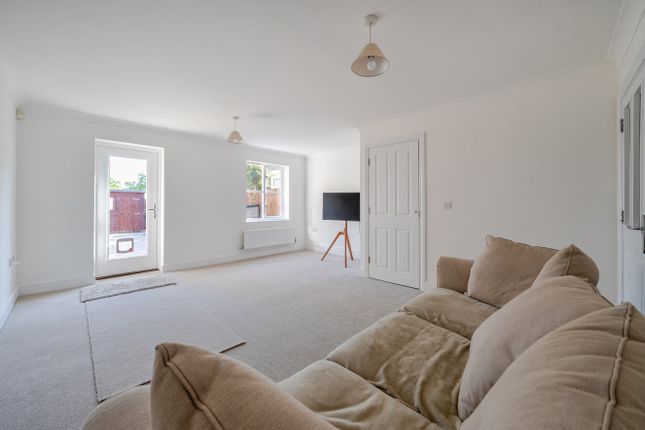 12 Mayles Corner,, Mayles Lane, Fareham photo 2