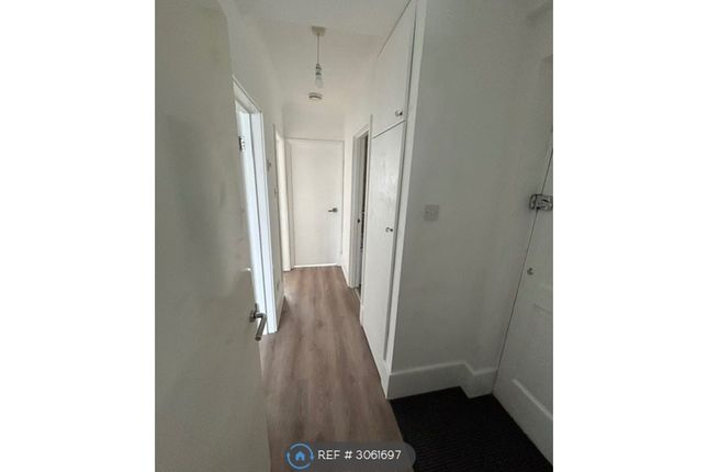Flat  Bourne Parade, Bourne Road, Bexley photo 2