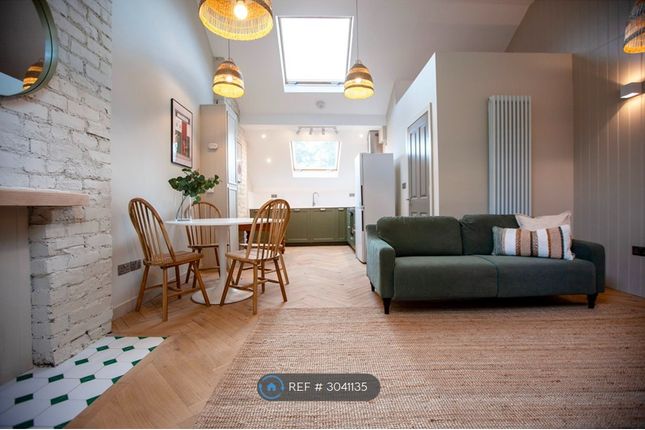 Beaufort Avenue, Flat, Manchester photo 3