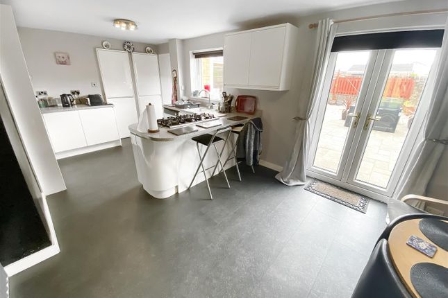 14, Ross Walk, Newton Aycliffe photo 2