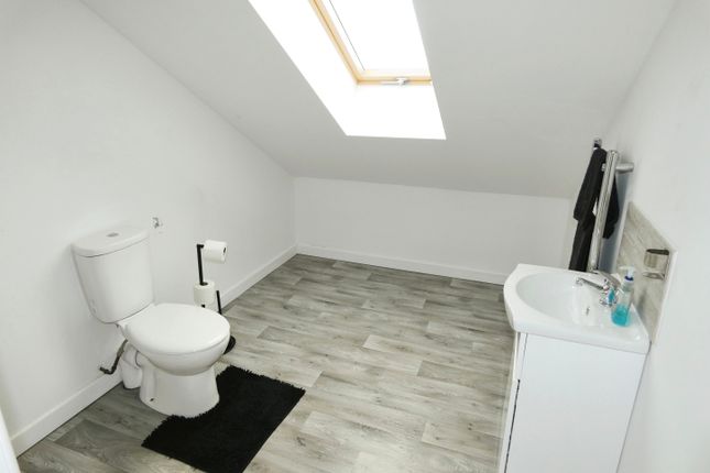 Room 4, 50, Patchwork Row, Mansfield photo 5